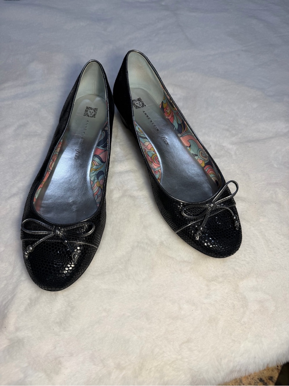 Anne Klein Black Sequin Bow Ballet Flats Size 10